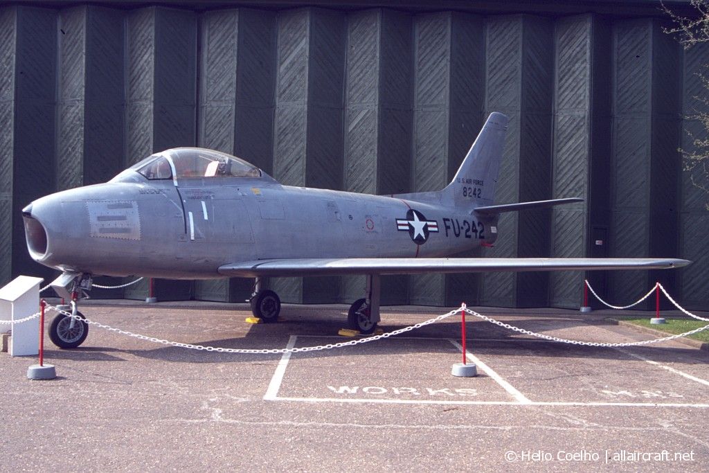 48-242 · North American F-86A-5-NA Sabre · (EGSU)