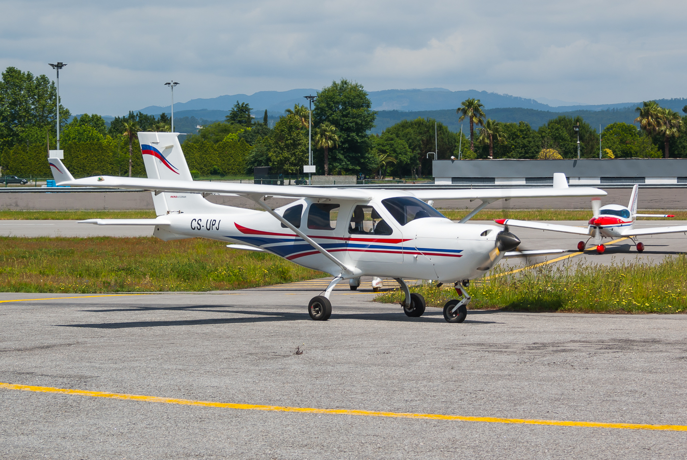 CS-UPJ · Jabiru J400 · (BGZ / LPBR)