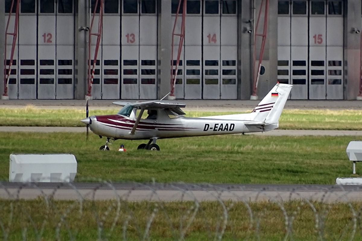 D-EAAD · Cessna 152 · (STR / EDDS)