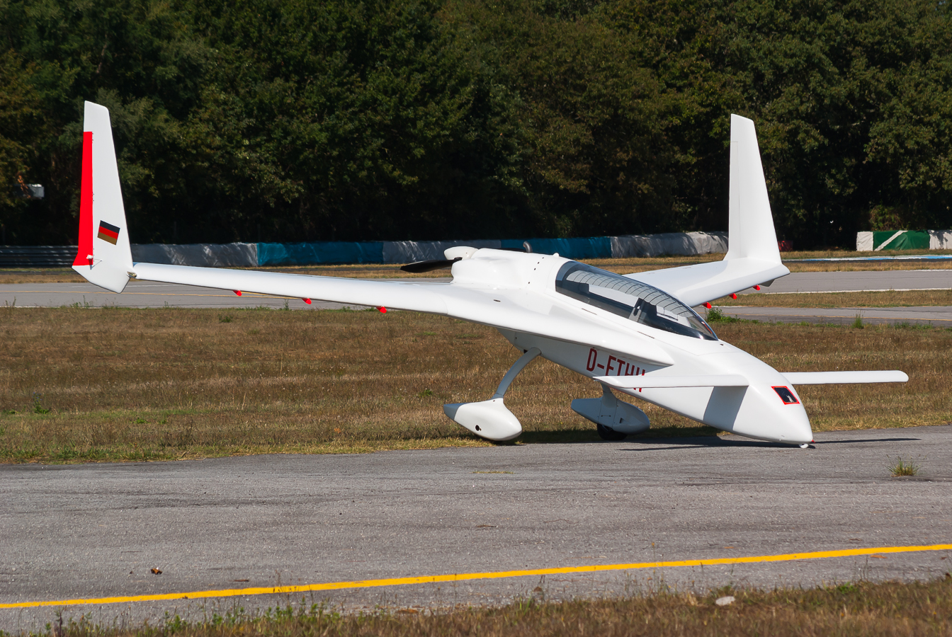 D-ETHH · Rutan LongEZ · (BGZ / LPBR)