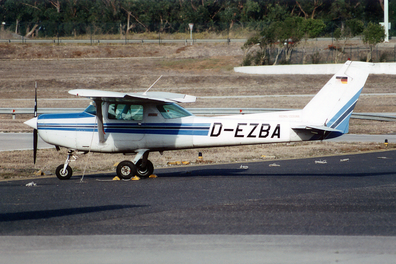 D-EZBA · Reims-Cessna F152 II · (LPCS)