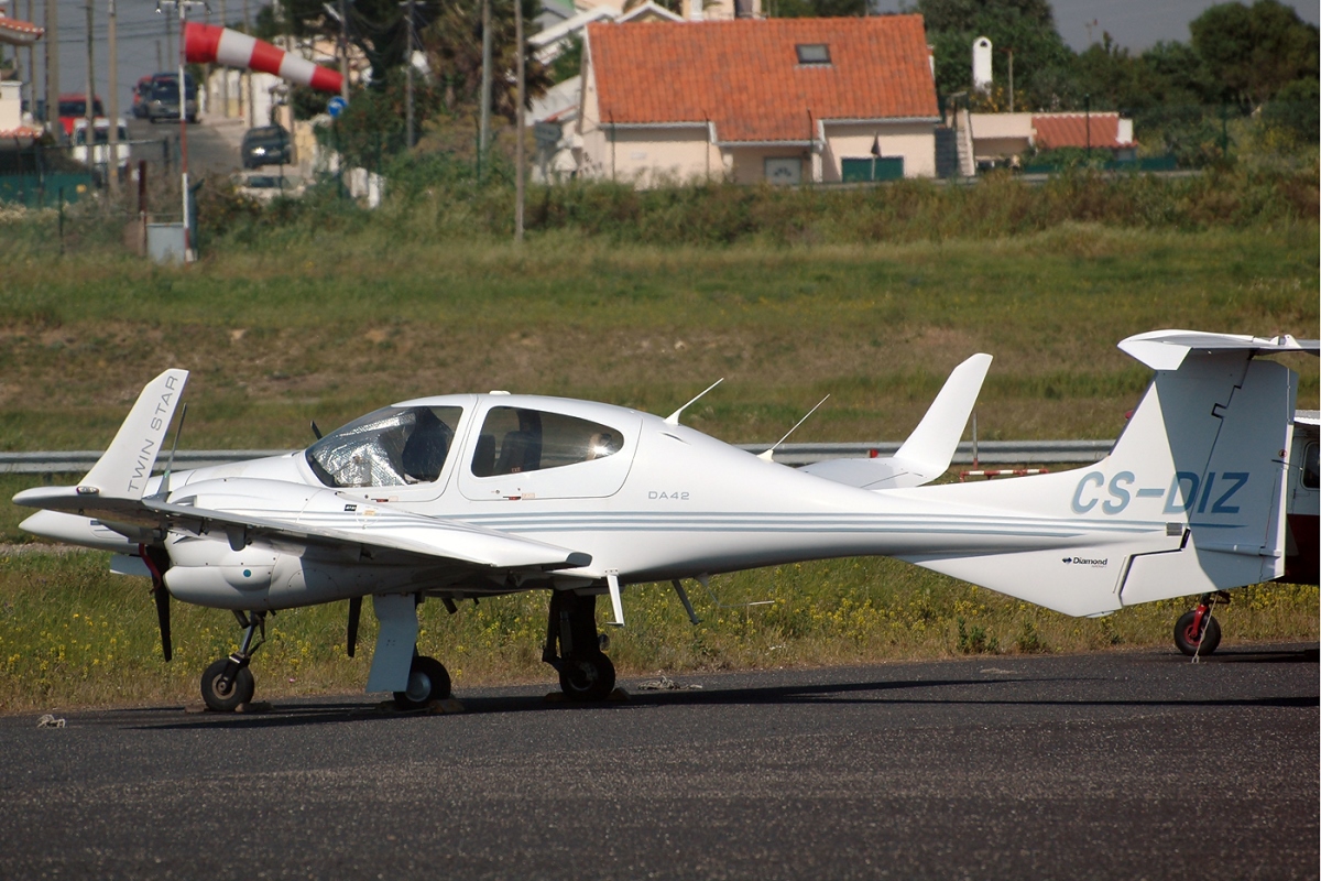 CS-DIZ · Diamond DA-42 Twin Star · (LPCS)