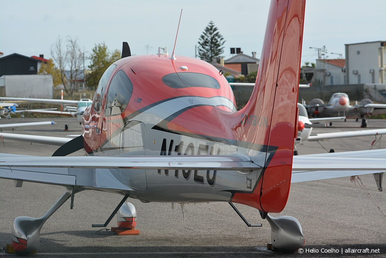 N10EU · Cirrus SR22 · (LPCS)