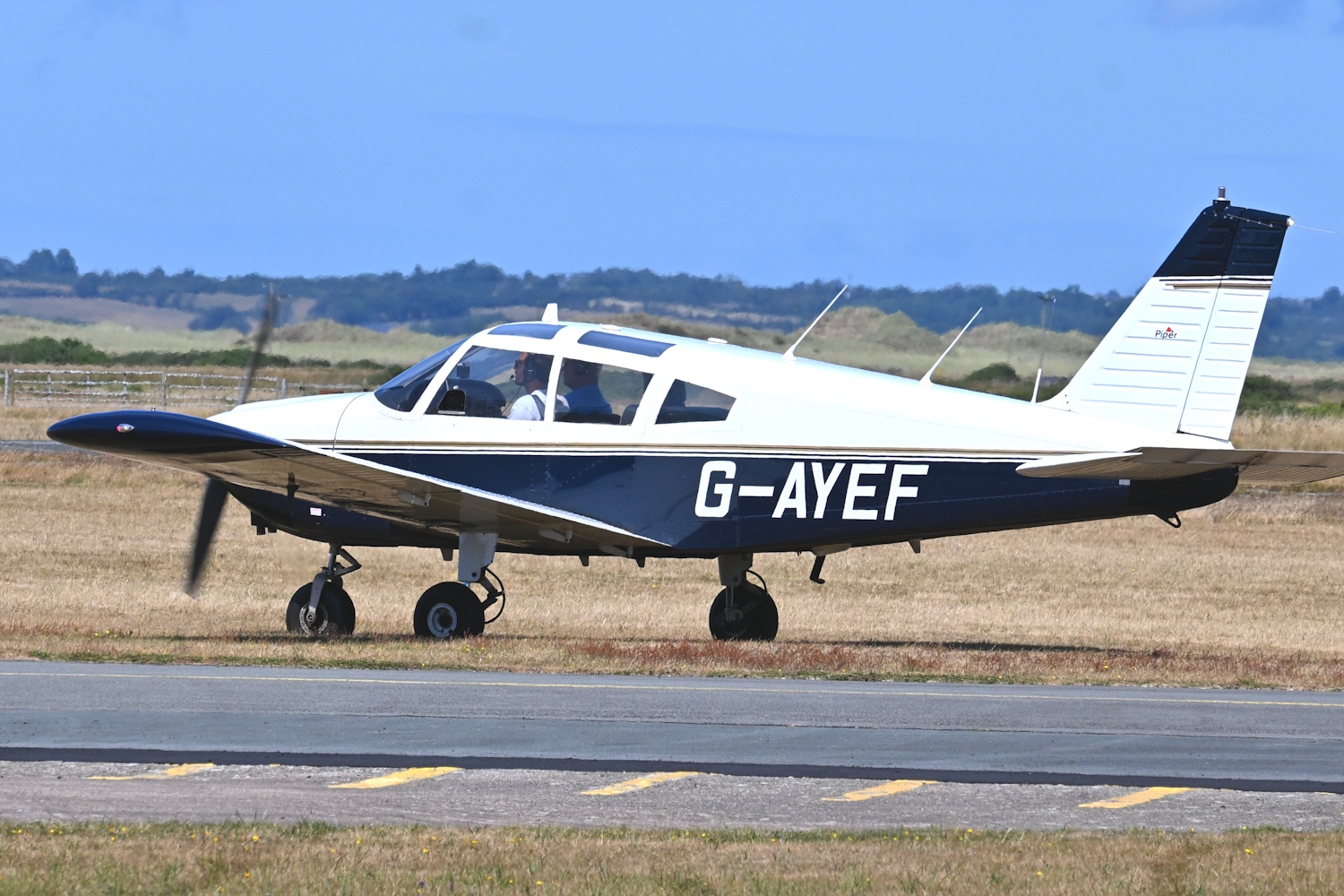 G-AYEF · Piper PA28-180 Cherokee E · EGCK