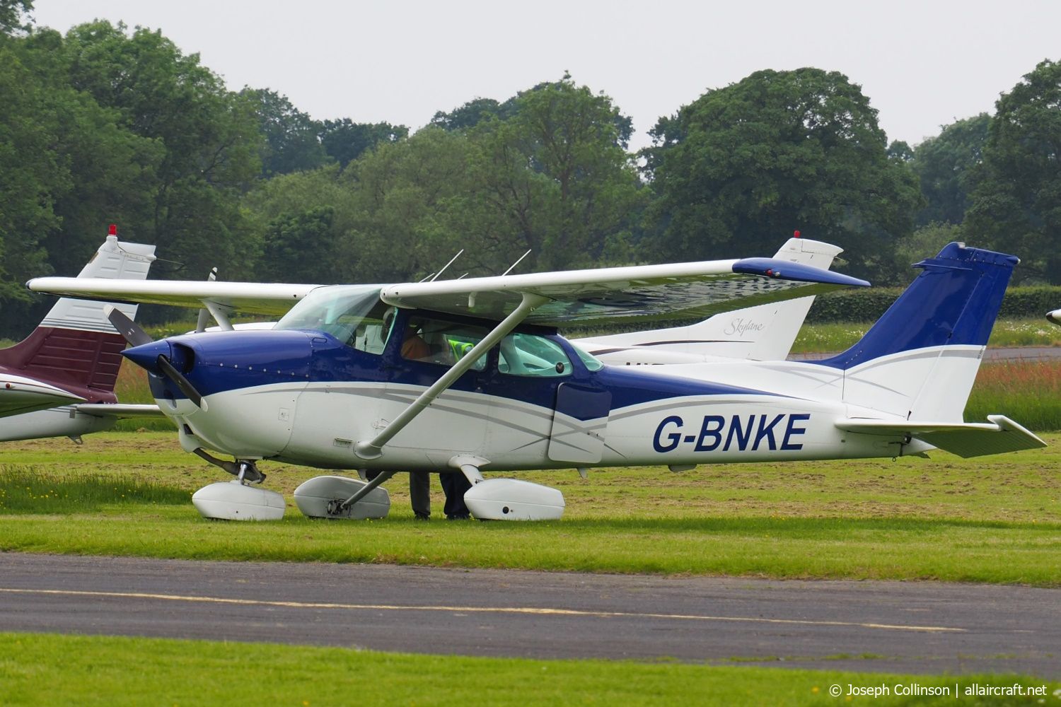 G-BNKE · Cessna 172N Skyhawk · (EGBO)