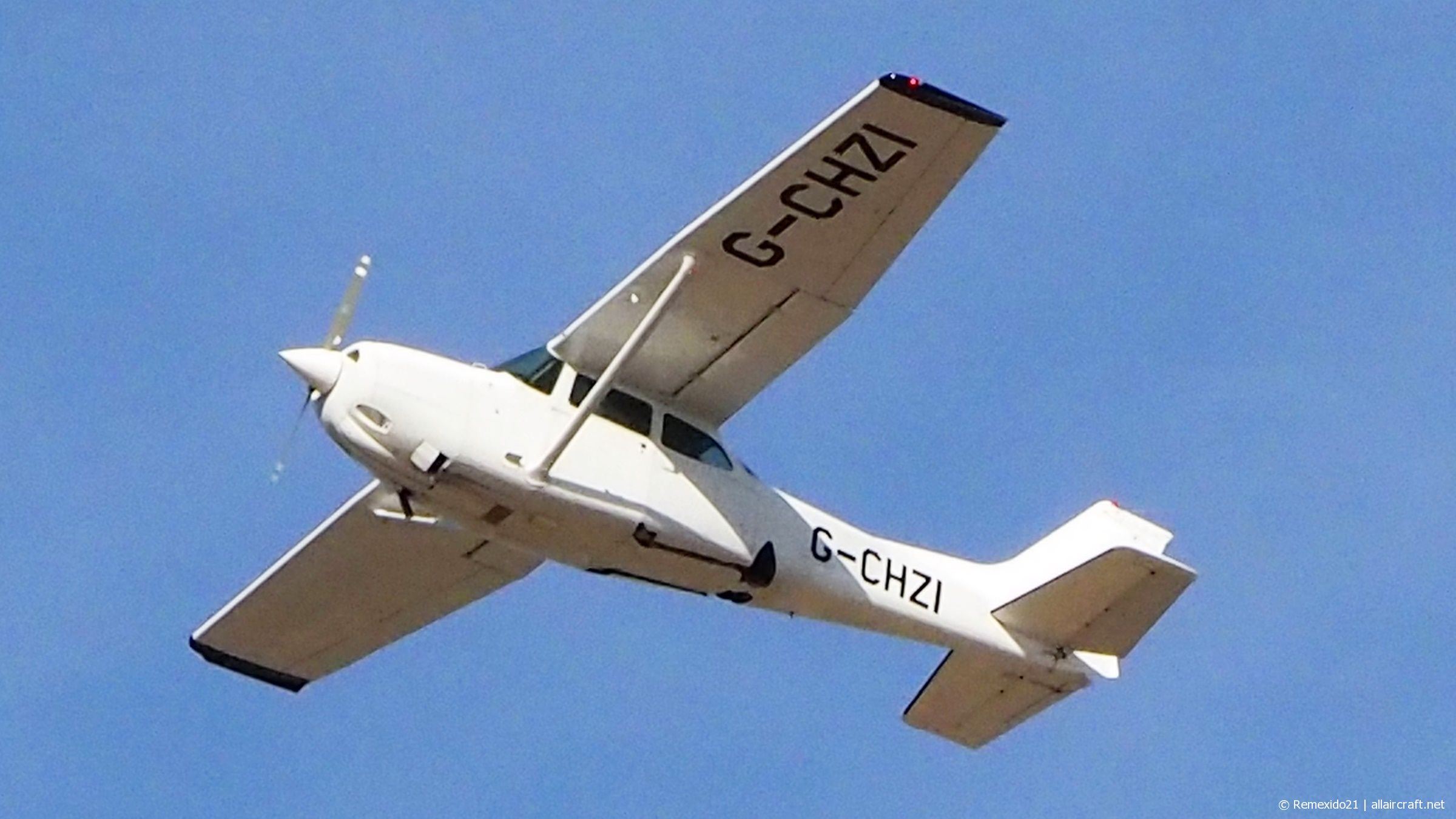 G-CHZI · Cessna 172RG Cutlass · (FAO/ LPFR)