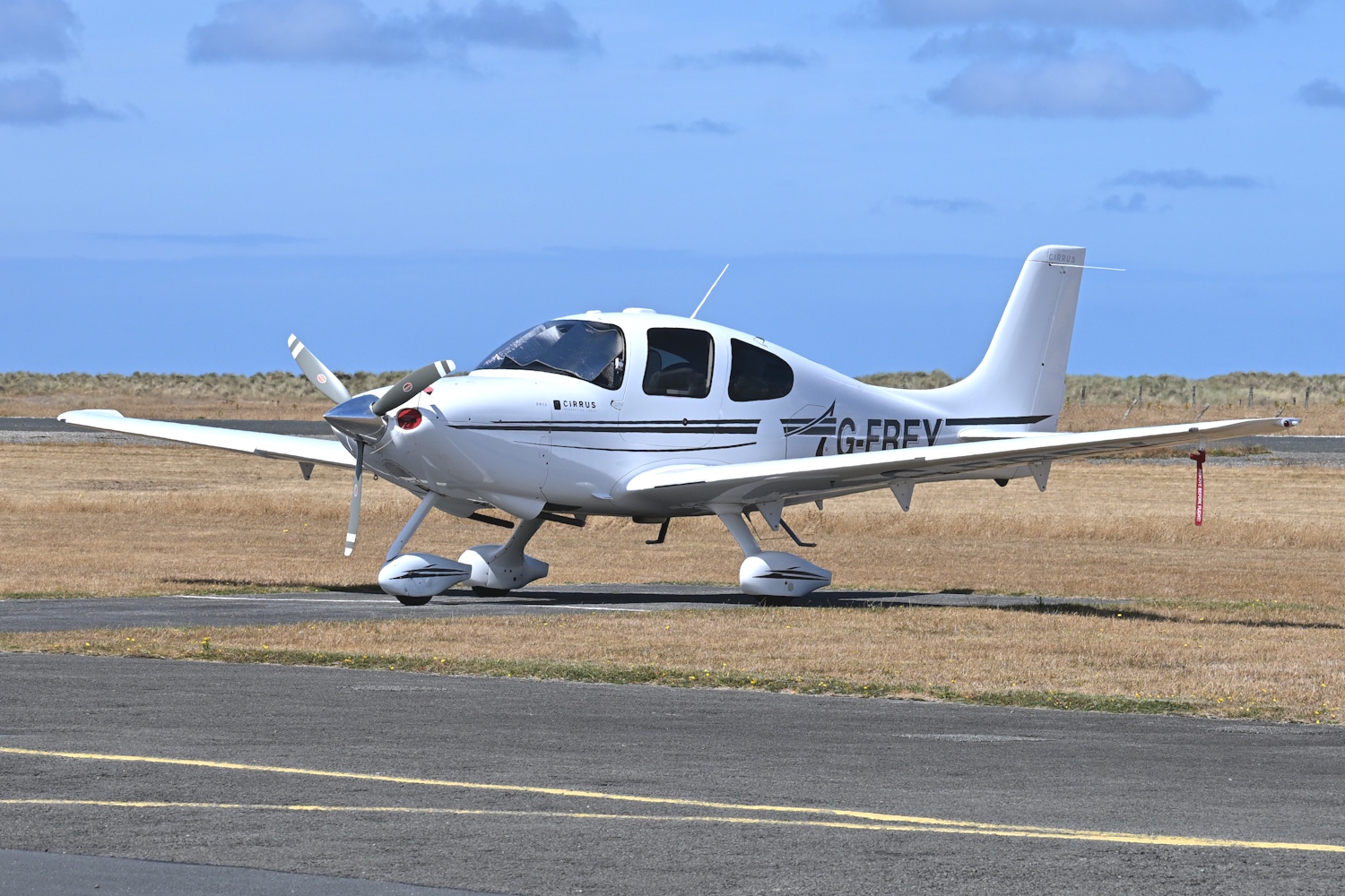 G-FREY · Cirrus SR20 · EGCK