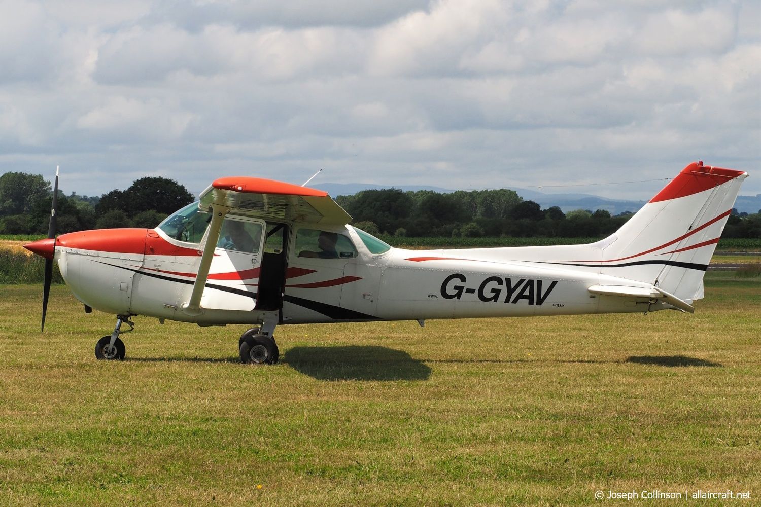G-GYAV · Cessna 172N · (EGCV)