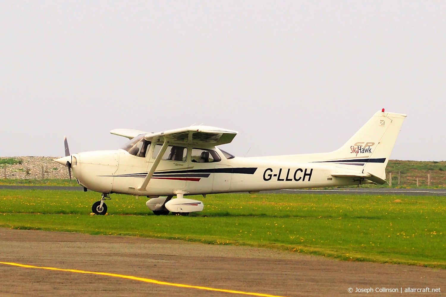 G-LLCH · Cessna 172S Skyhawk SP · (EGCK)