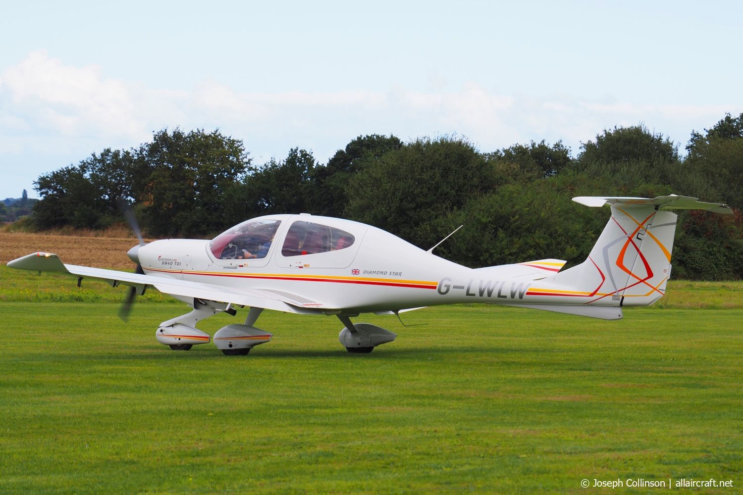 G-LWLW · Diamond DA 40D Diamond Star · (EGSM)