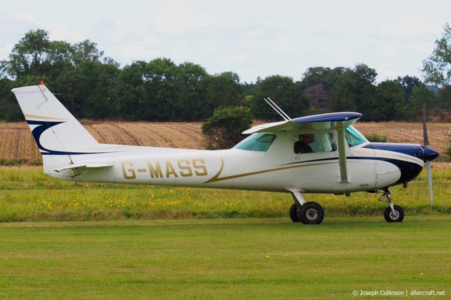 G-MASS · Cessna 152 · (EGSM)
