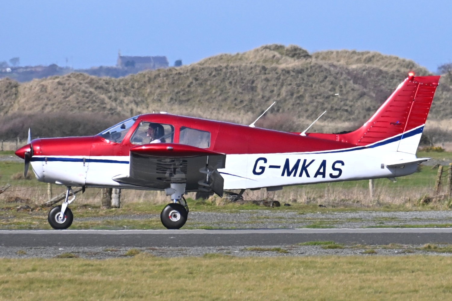 G-MKAS · Piper PA-28-140 Cherokee Cruiser · EGCK