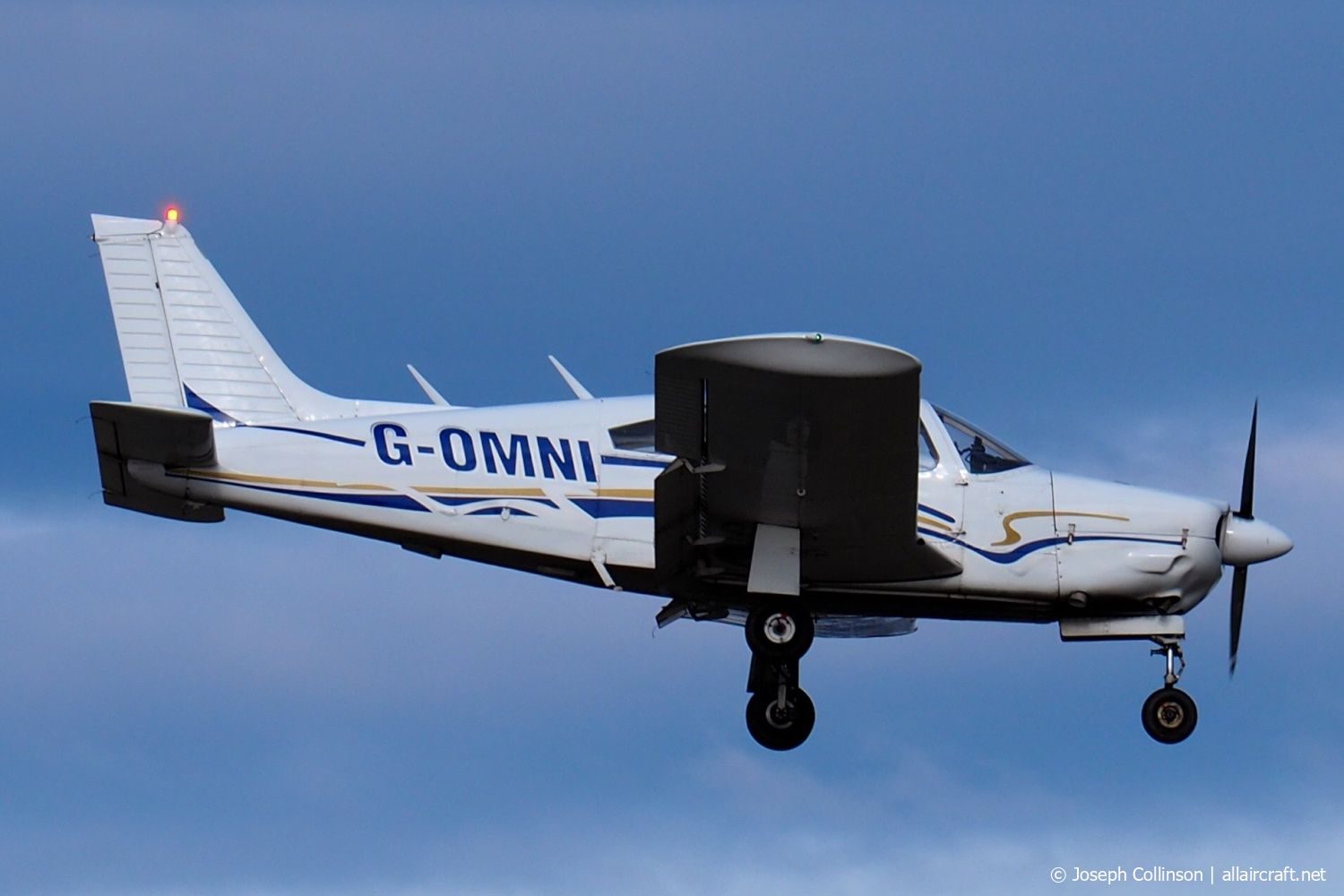 G-OMNI · Piper PA-28R-200 Cherokee Arrow II · (EGCK)