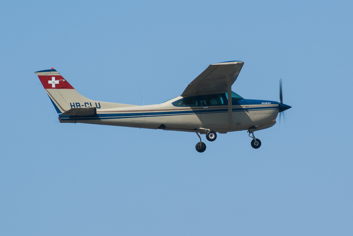 HB-CLU · Cessna R182 Skylane · (OPO / LPPR)