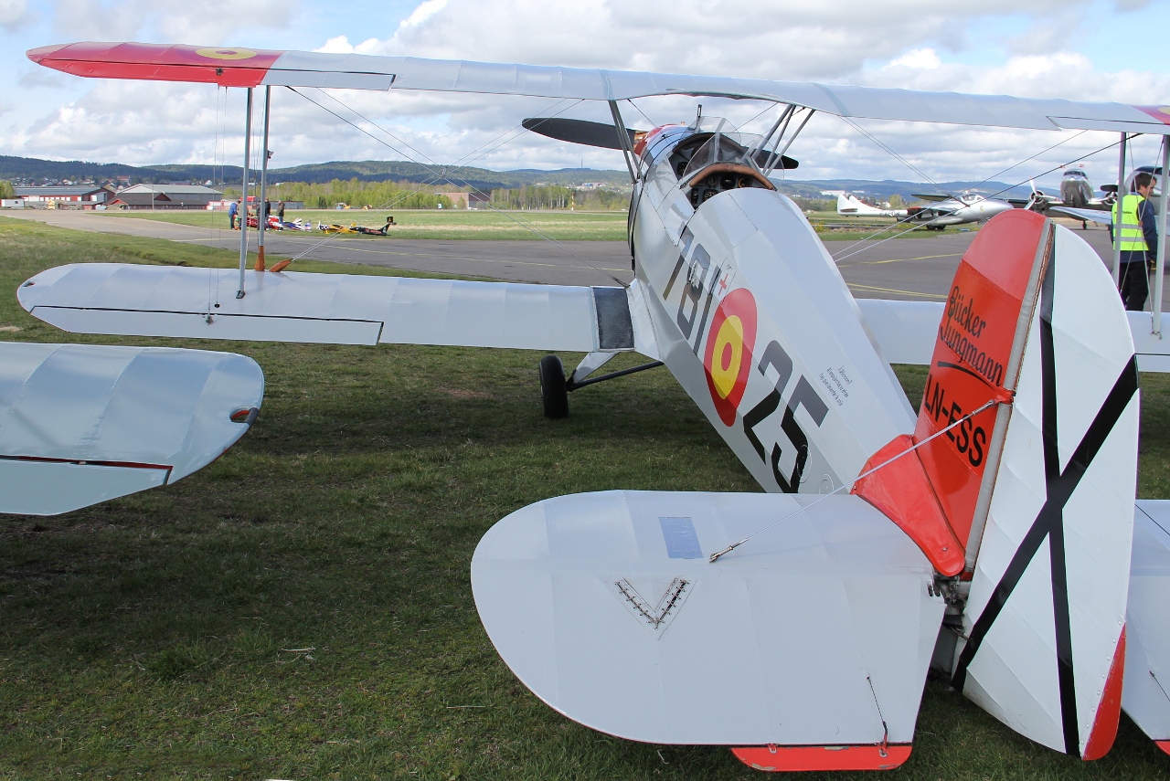 LN-ESS · CASA 1-131E Jungmann · (ENKJ)