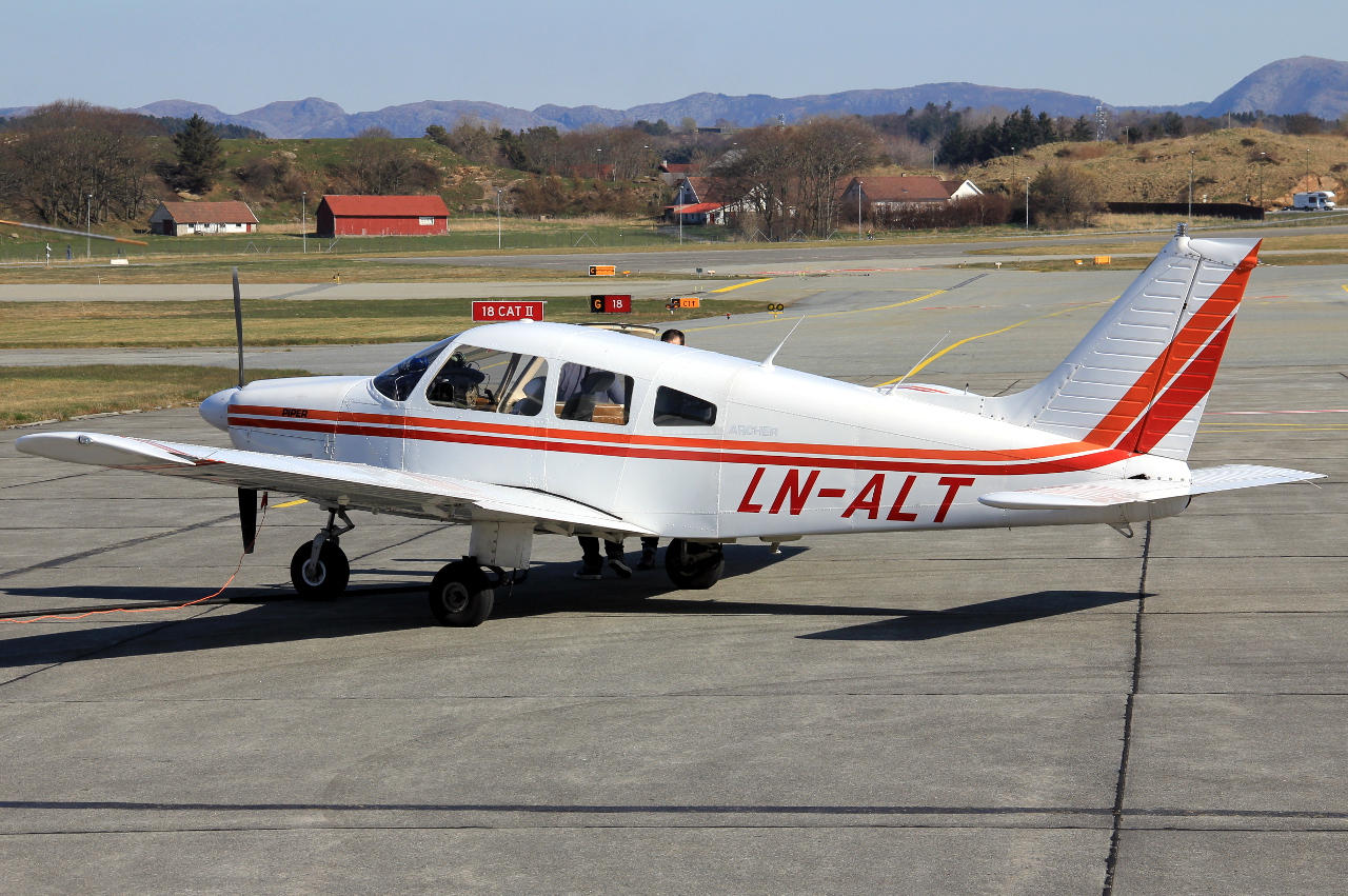 LN-ALT · Piper PA-28-181 · (SVG / ENZV)