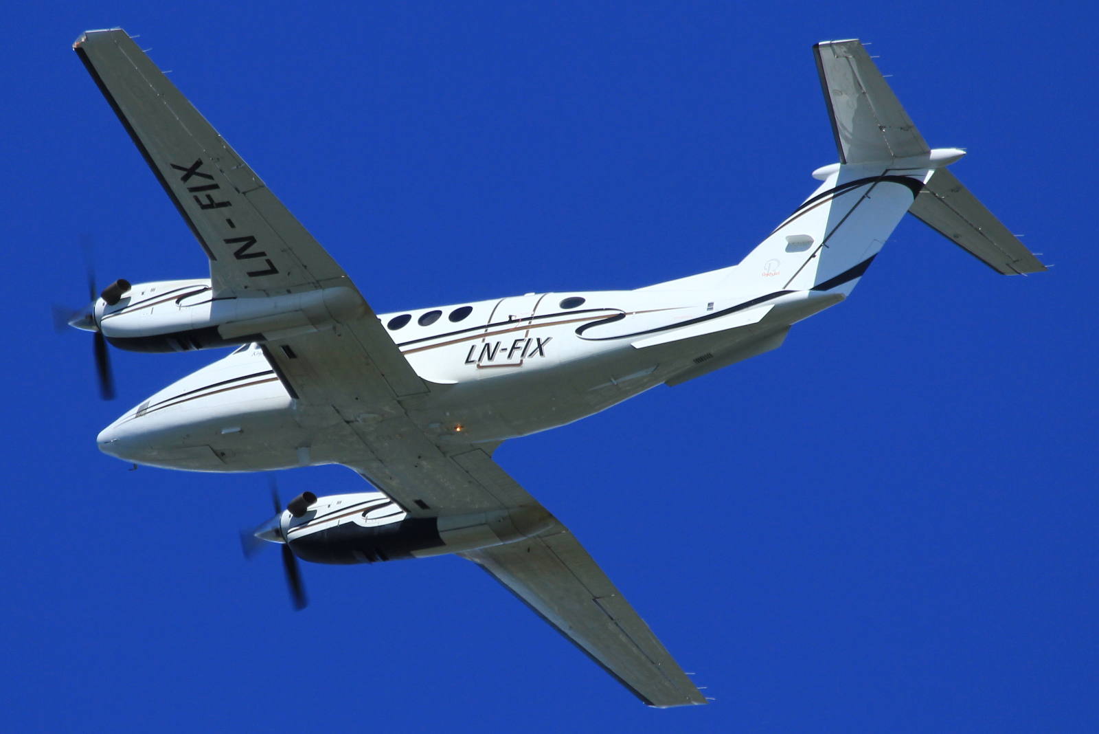 LN-FIX · Raytheon B200 King Air · (SVG / ENZV)