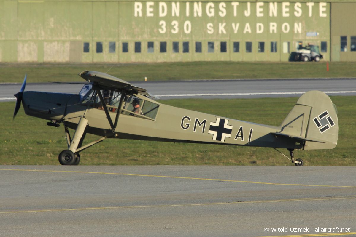G-STCH · Fieseler Fi-156C Storch · (SVG / ENZV)