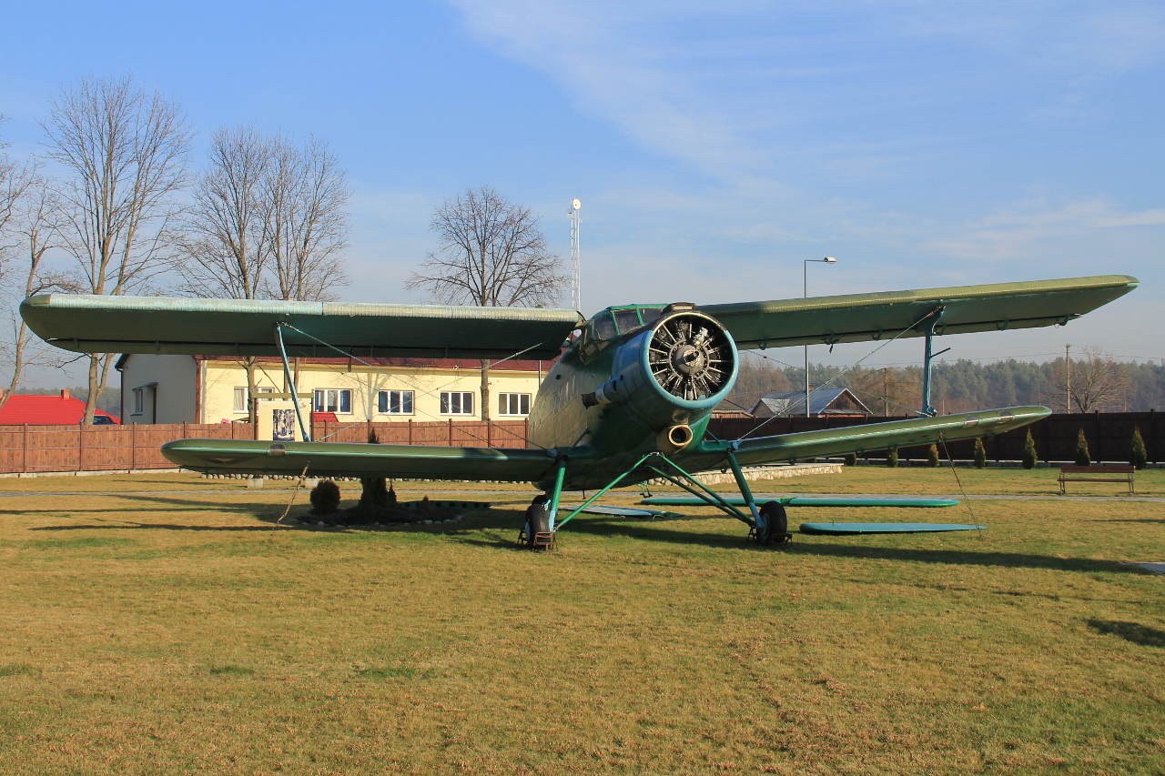Unknown · Antonov An-2 · --