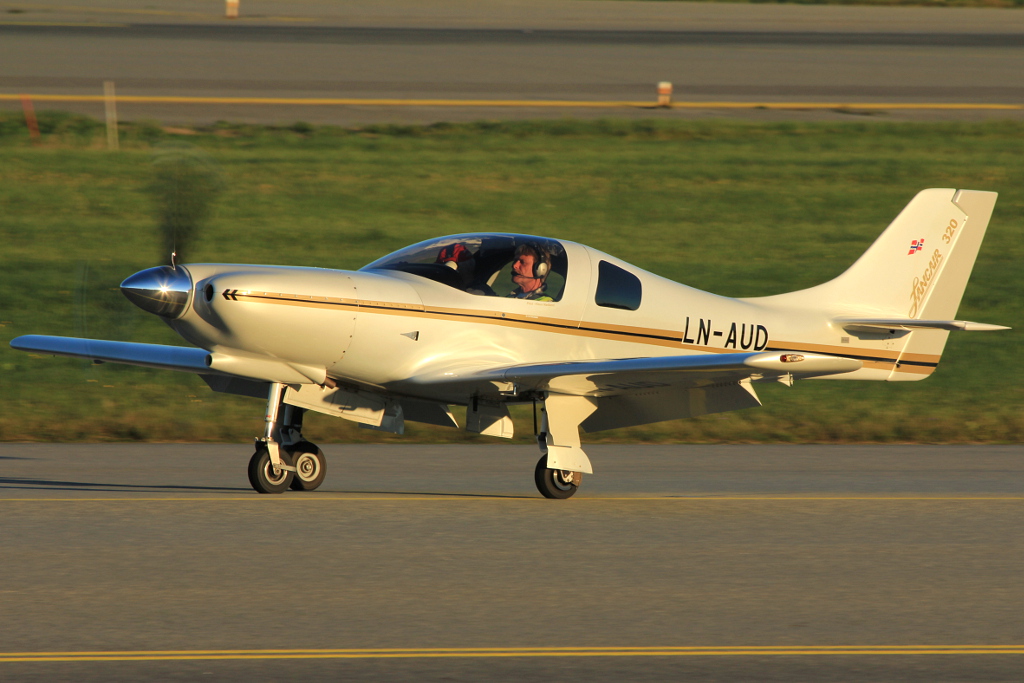 LN-AUD · Lancair 320 · (SVG / ENZV)