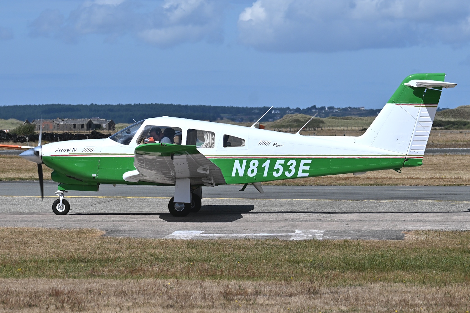 N8153E · Piper PA-28RT-201T · EGCK