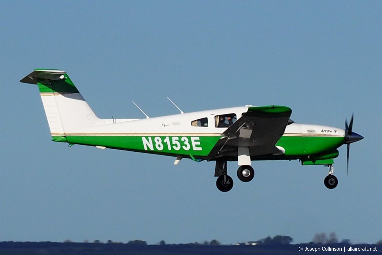 N8153E · Piper PA-28RT-201T · (EGCK)