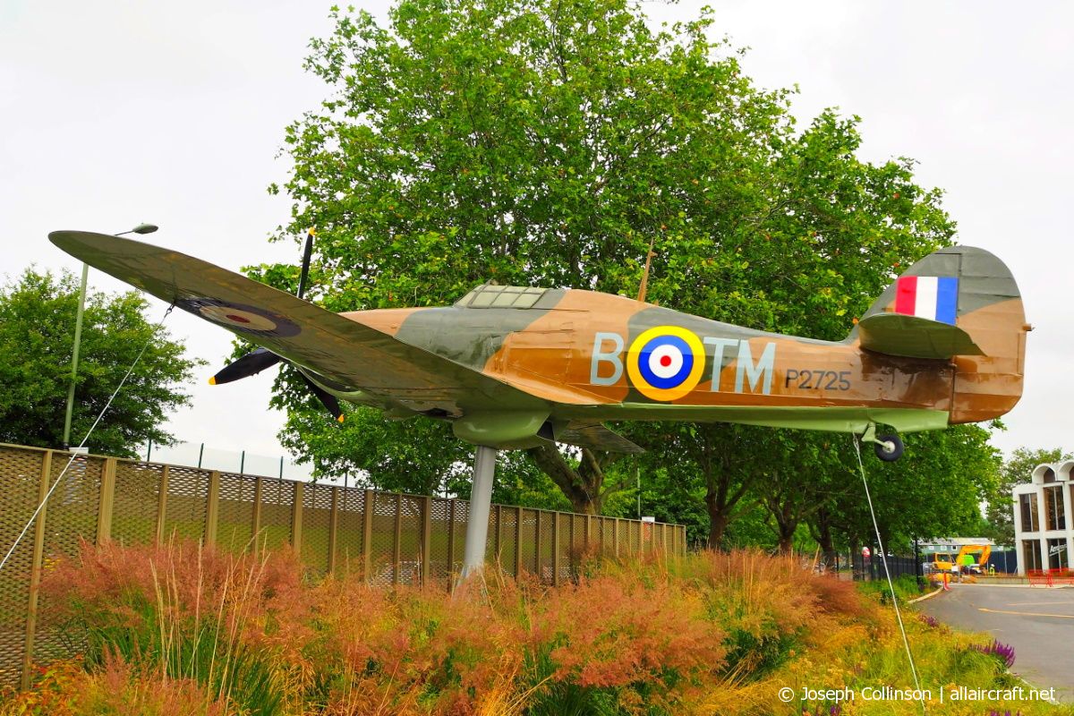 P2725 · Hawker Hurricane Replica · (HEN)