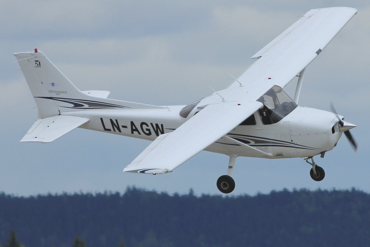 LN-AGW · Cessna 172S · (OSL / ENGM)