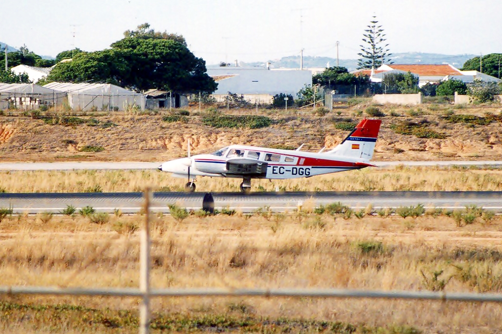 EC-DGG · Piper PA-34-200T Seneca II · (FAO / LPFR)
