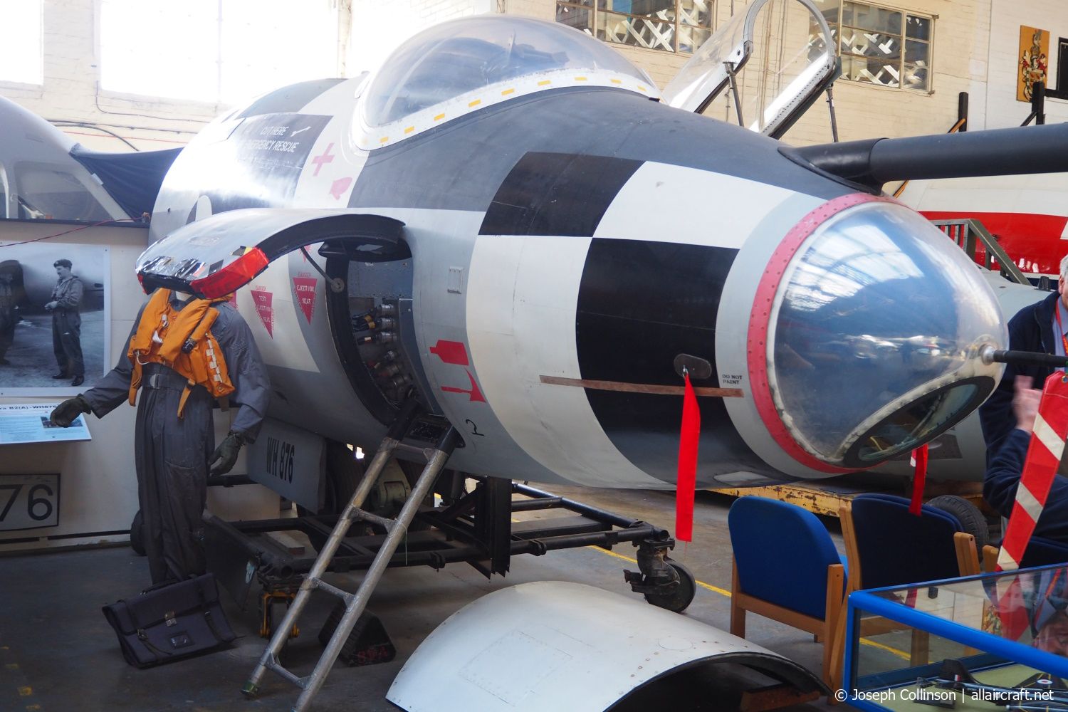 WH876 · English Electric Canberra B.2 · (EGLS)