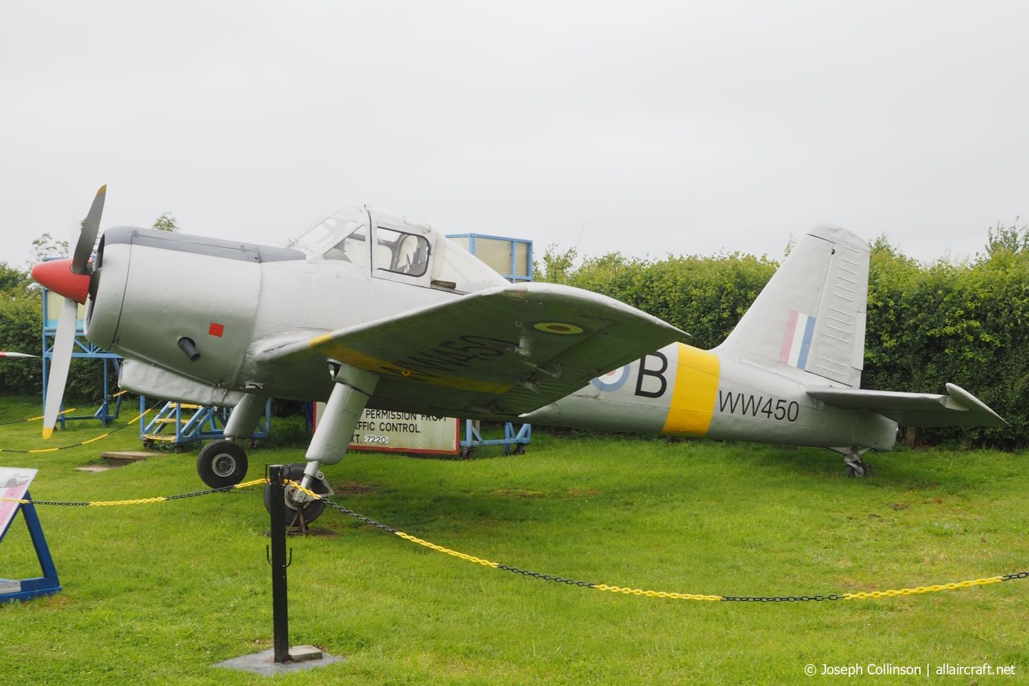 WW450 · Percival P-56 Provost T.1 · -