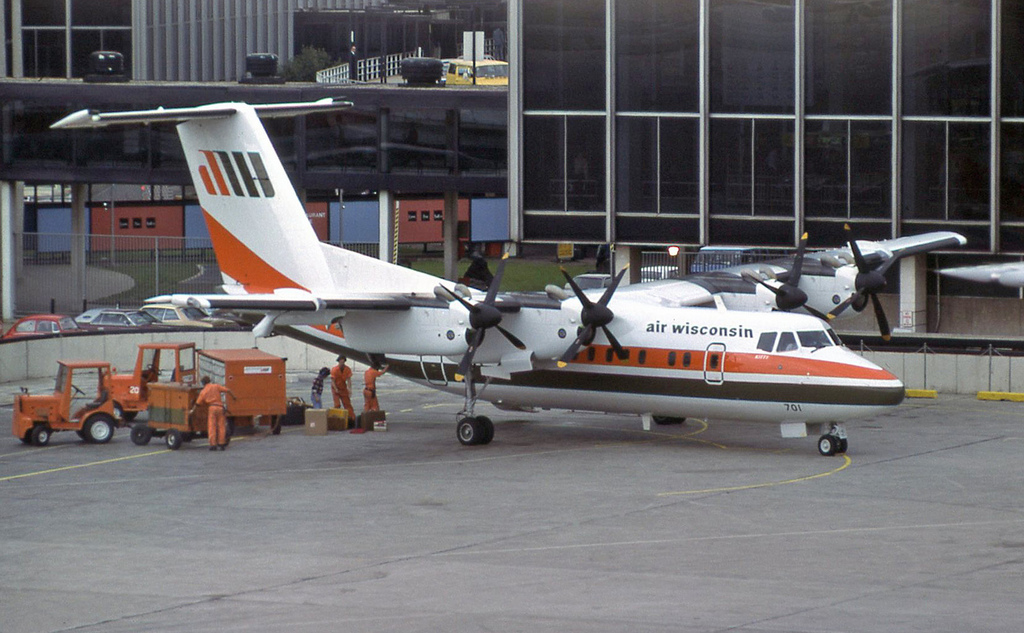 N890S · De Havilland Canada DHC-7-102 Dash 7 · (ORD / KORD)