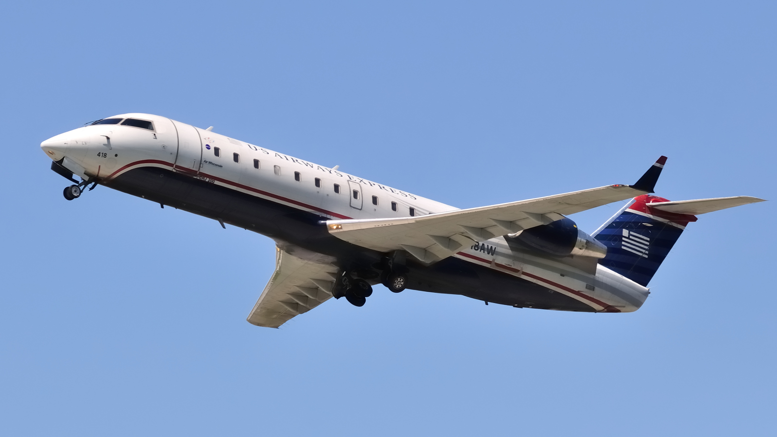 N418AW · Bombardier CRJ-200LR · (YUL / CYUL)
