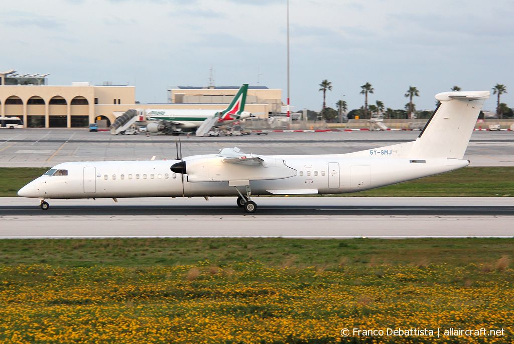 5Y-SMJ · Bombardier Dash 8-Q402 · (MLA / LMML)