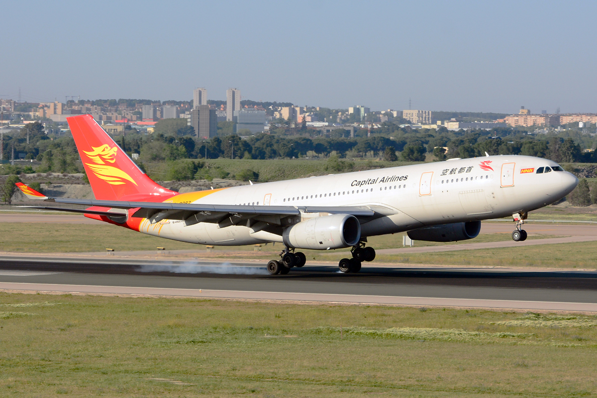 B-8982 · Airbus A330-243 · (MAD / LEMD)