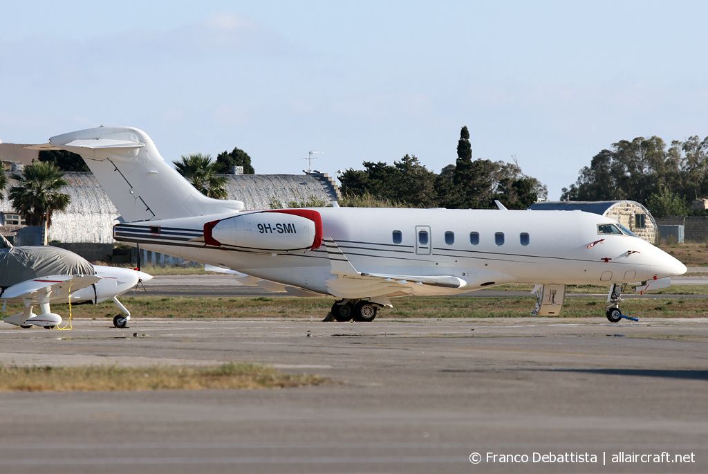 9H-SMI · Bombardier BD-100-1A10 Challenger 300 · (MLA / LMML)