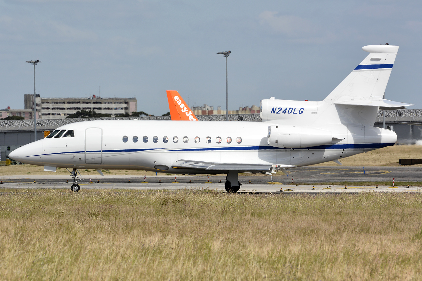 N240LG · Dassault Falcon 900EX · (LIS / LPPT)