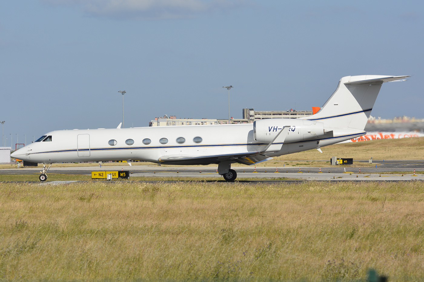 VH-CRQ · Gulfstream Aerospace G-V · (LIS / LPPT)