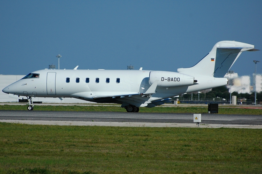D-BADO · Bombardier BD-100-1A10 Challenger 300 · (LIS / LPPT)