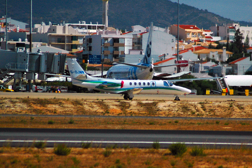 G-OJMW · Cessna 550B Citation Bravo · (FAO / LPFR)