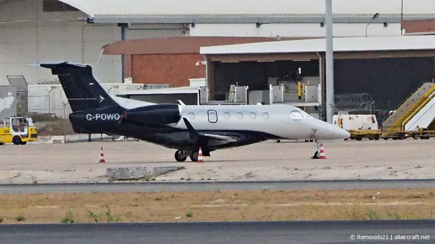 G-POWO · Embraer EMB-505 Phenom 300 · (FAO/ LPFR)