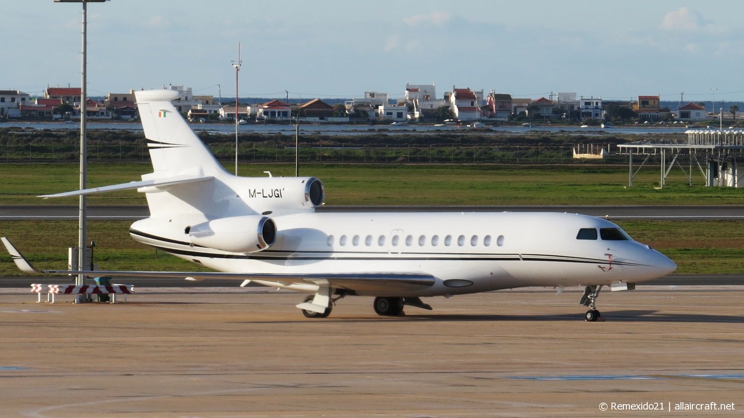 M-LJGI · Dassault Falcon 2000EX · (FAO / LPFR)
