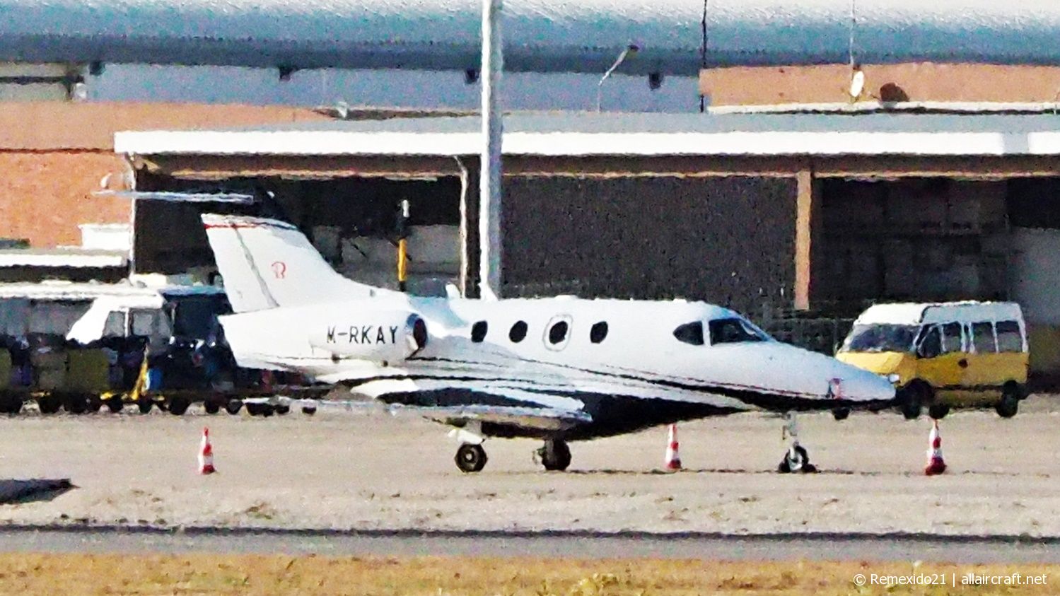 M-RKAY · Raytheon 390 Premier I · (FAO / LPFR)
