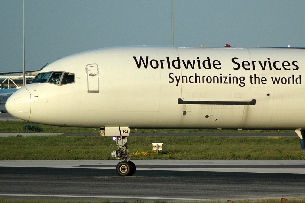 OY-USA · Boeing 757-24APF · (LIS / LPPT)