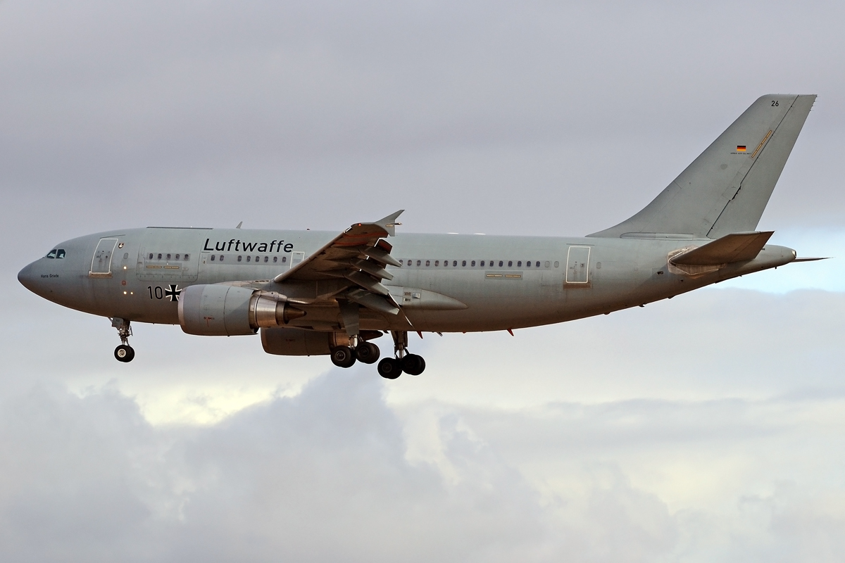 10+26 · Airbus A310-304/MRTT · (LPA / GCLP)