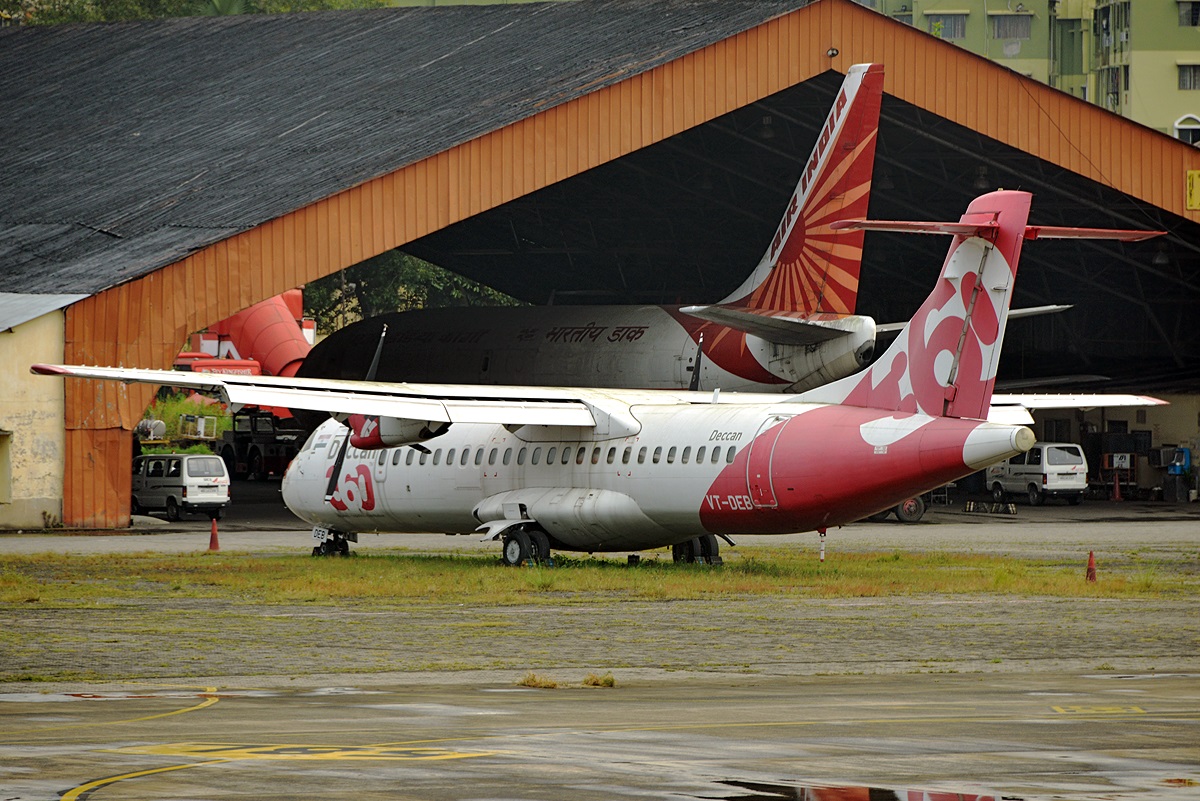 VT-DEB · ATR 72-202(F) · (CCU / VECC)
