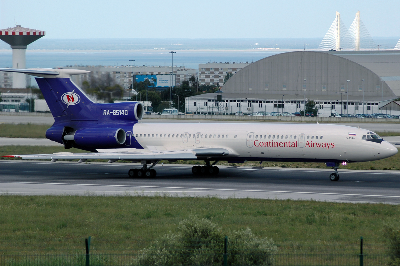 RA-85140 · Tupolev Tu-154M · (LIS / LPPT)