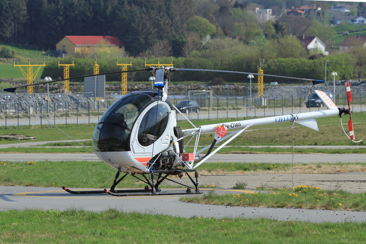 LN-OWI · Schweizer 300C (269C) · (SVG / ENZV)