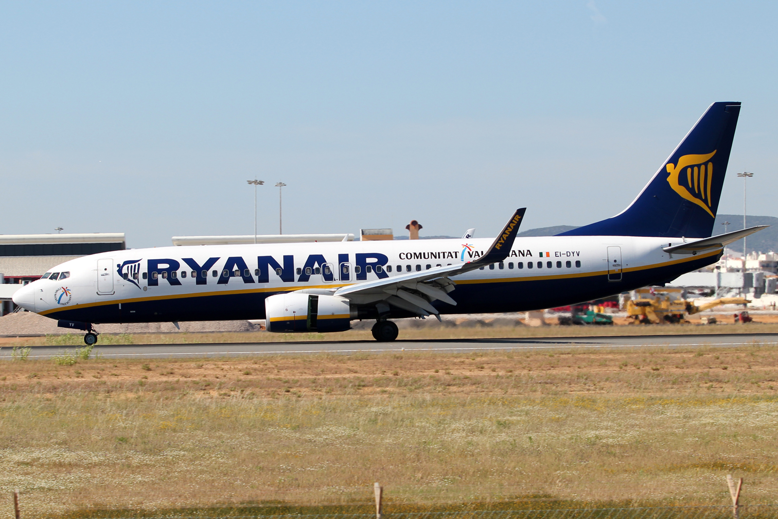 EI-DYV · Boeing 737-8AS(WL) · (FAO / LPFR)