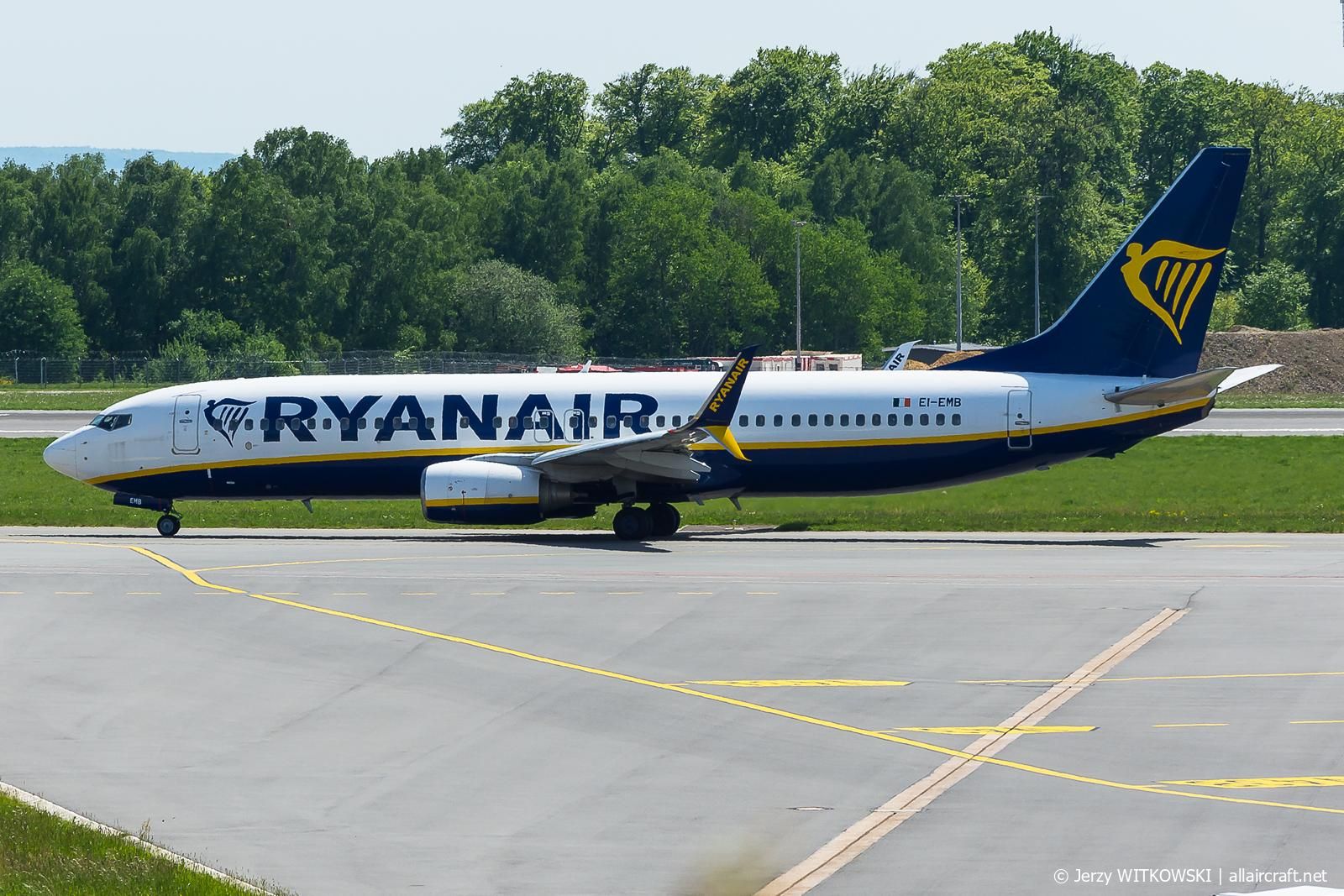 EI-EMB · Boeing 737-8AS(WL) · (LUX / ELLX)